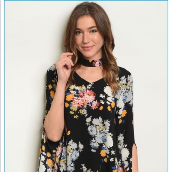 📁. Boho Black Floral Choker Style flowy top - Picture 2 of 8